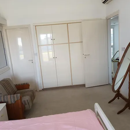 Sea Breeze 4 Bedroom Villa,shared Swimming Pool Villa *