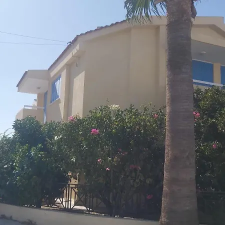 Sea Breeze 4 Bedroom Villa,shared Swimming Pool
