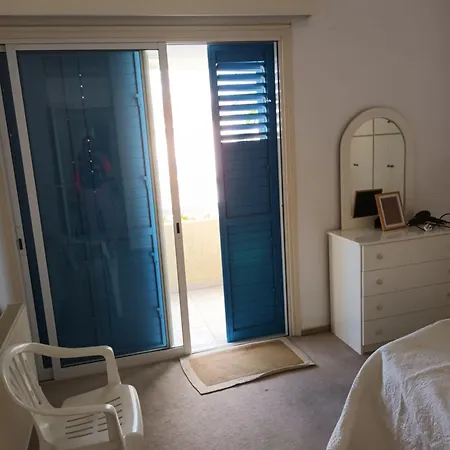 Sea Breeze 4 Bedroom Villa *
