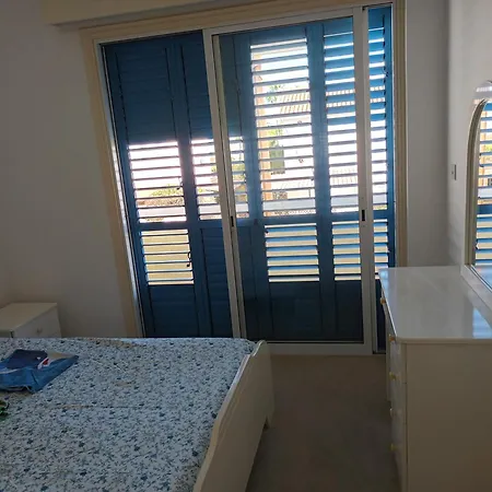 Villa Sea Breeze 4 Bedroom Larnaca