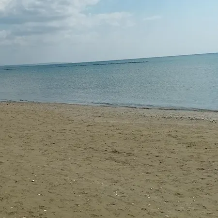 Sea Breeze 4 Bedroom Villa,shared Swimming Pool