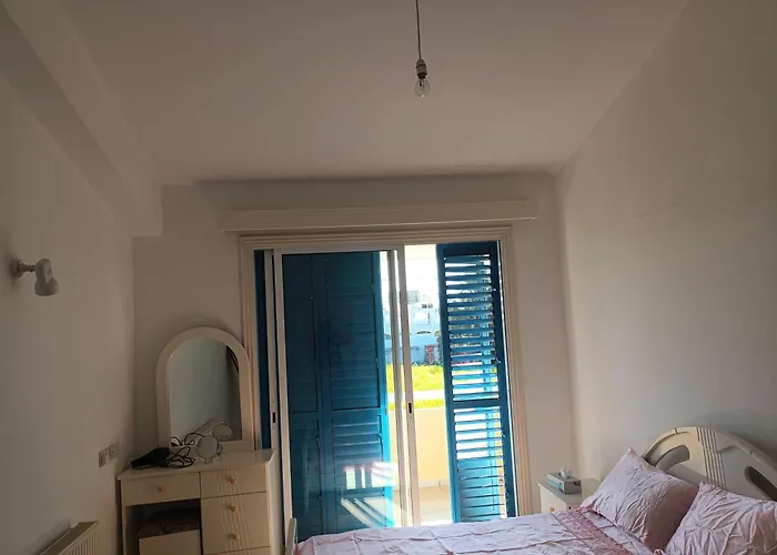 Sea Breeze 4 Bedroom Larnaca