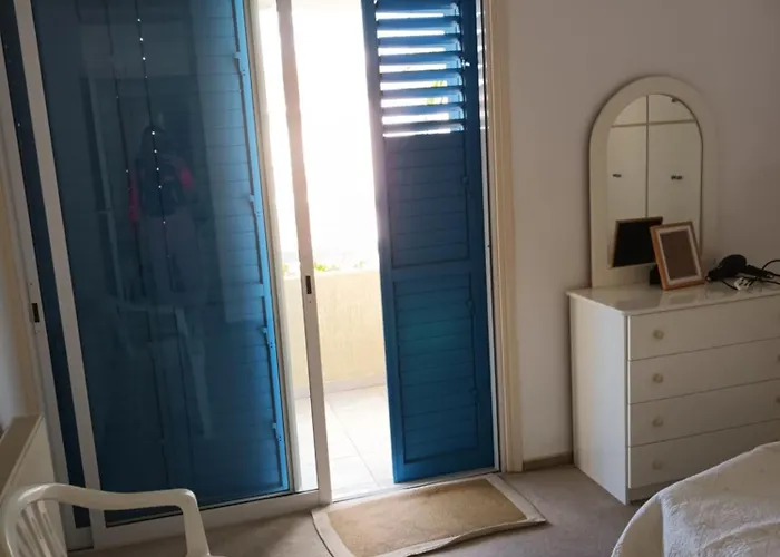 Sea Breeze 4 Bedroom Villa *