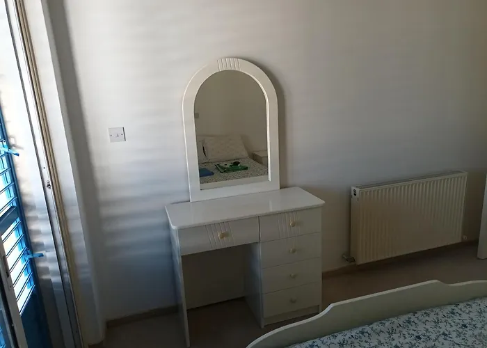 Sea Breeze 4 Bedroom * Larnaca