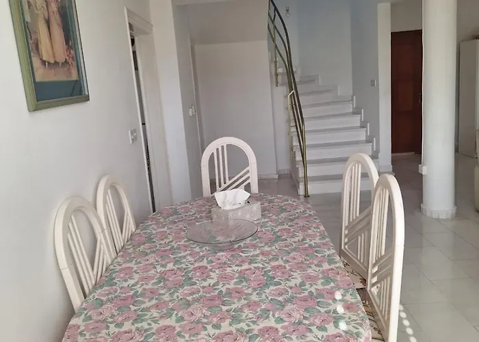 Sea Breeze 4 Bedroom Larnaca