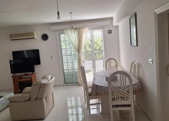 Sea Breeze 4 Bedroom Larnaca