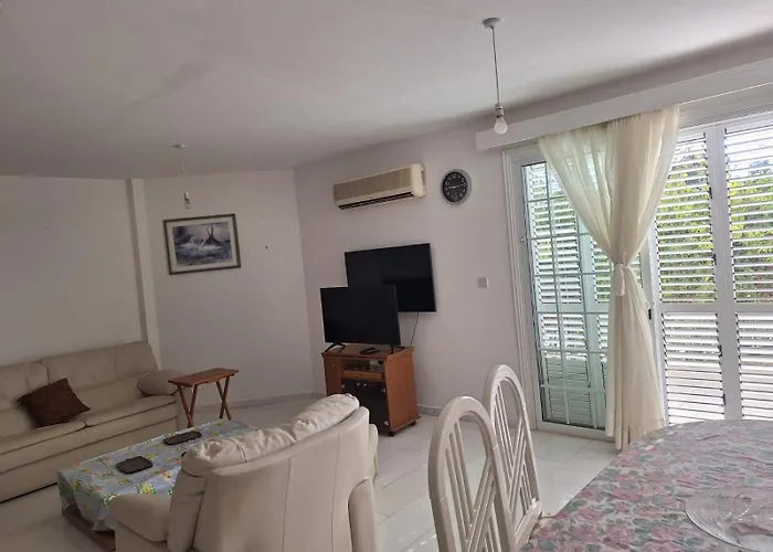 Sea Breeze 4 Bedroom Larnaca